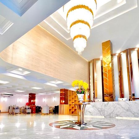 Midland Hotel Phnom-Penh Buitenkant foto
