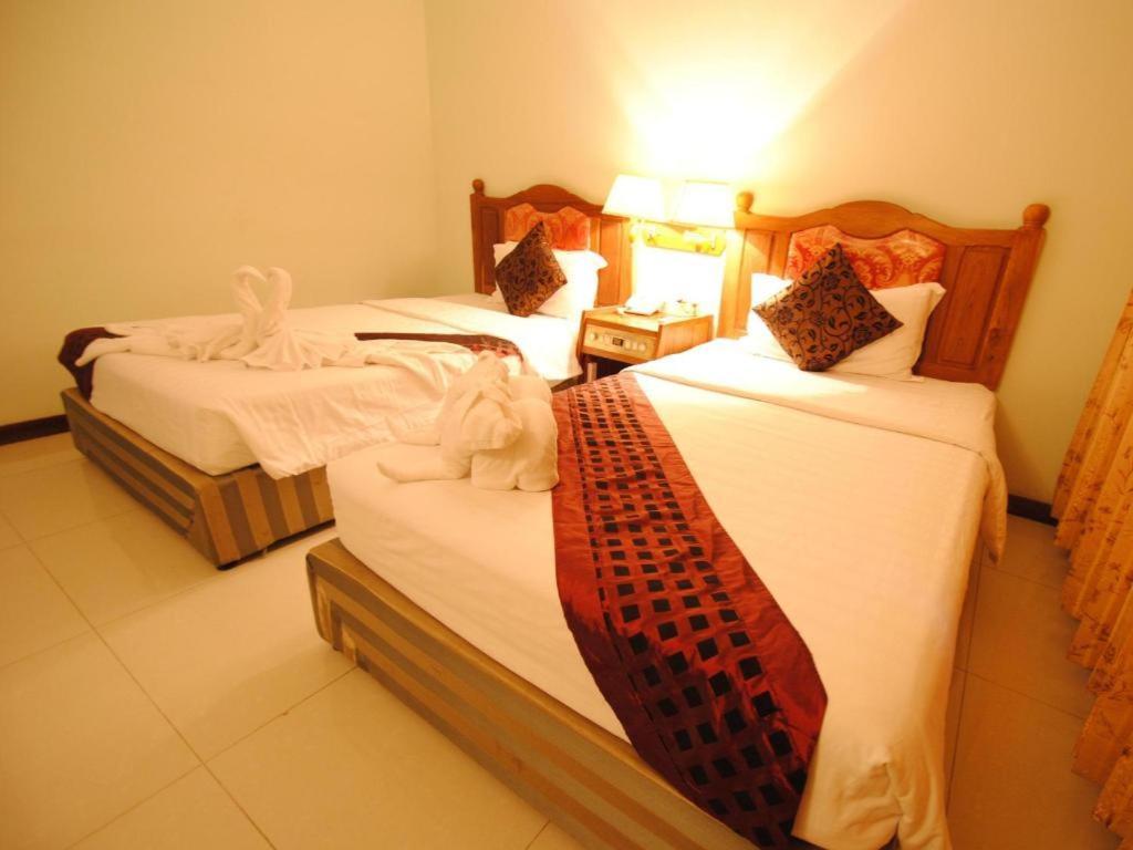 Midland Hotel Phnom-Penh Buitenkant foto