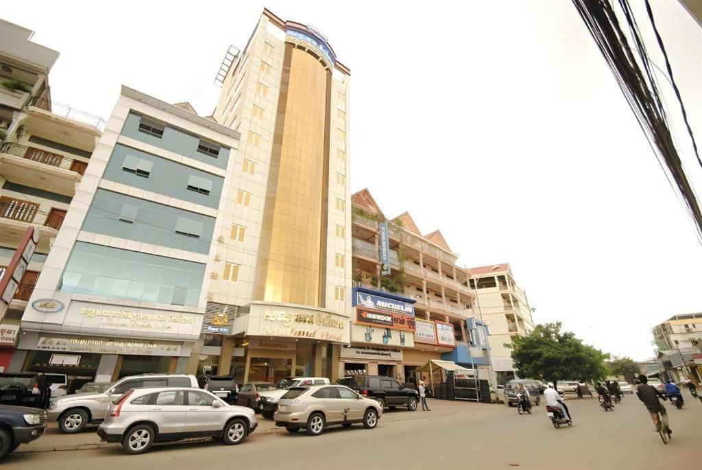 Midland Hotel Phnom-Penh Buitenkant foto